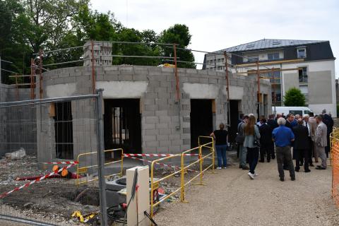 Pose de la 1ère pierre de la crèche interentreprises