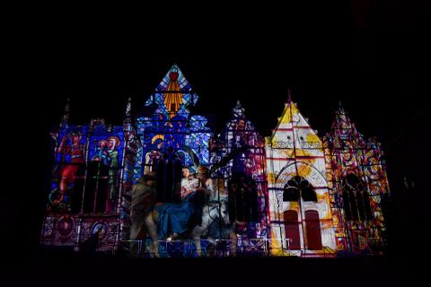 Projection monumentale sur l'église Saint-Laurent