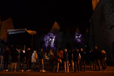 Projection monumentale sur l'église Saint-Laurent