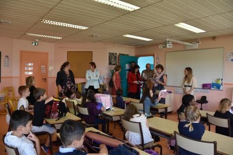 Distribution des cahiers de textes aux CP