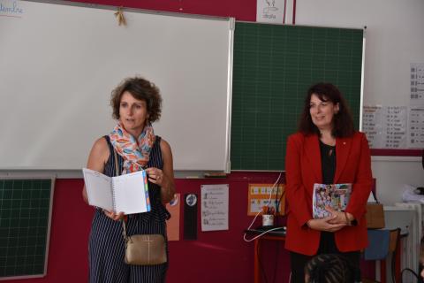 Distribution des cahiers de textes aux CP
