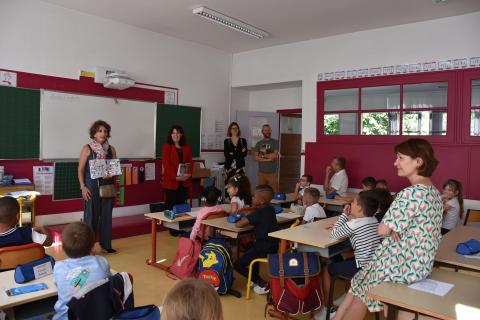 Distribution des cahiers de textes aux CP