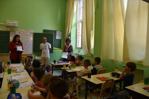 Distribution des cahiers de textes aux CP