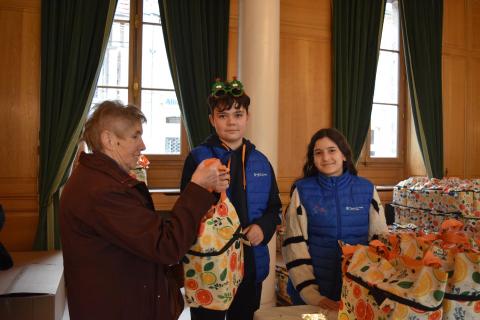 Distribution des colis de Noël
