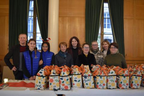 Distribution des colis de Noël
