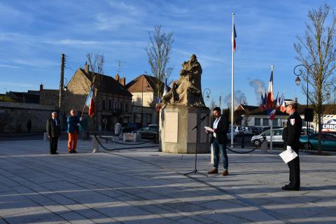 Journée nationale du souvenir et de recueillement en hommage aux victimes civiles et militaires de la guerre d’Algérie et des combats en Tunisie et au Maroc.