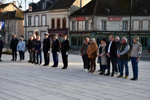 Journée nationale du souvenir et de recueillement en hommage aux victimes civiles et militaires de la guerre d’Algérie et des combats en Tunisie et au Maroc.