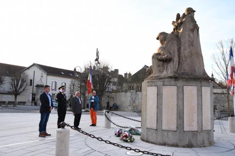 Journée nationale du souvenir et de recueillement en hommage aux victimes civiles et militaires de la guerre d’Algérie et des combats en Tunisie et au Maroc.