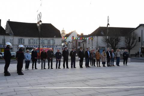 Journée nationale du souvenir et de recueillement en hommage aux victimes civiles et militaires de la guerre d’Algérie et des combats en Tunisie et au Maroc.